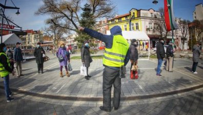 Полицията и екипи на РЗИ тръгват на проверки за "зеления сертификат"