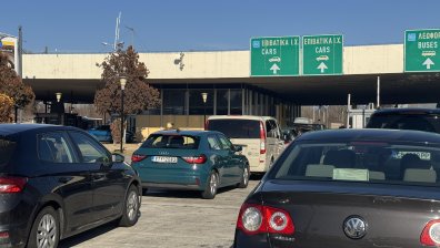 Спряха движението на всички автомобили на "Промахон"