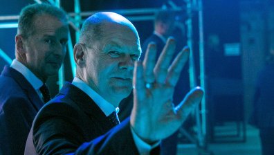 Скандал в Германия около парти с участието на Олаф Шолц, жени били упоявани?