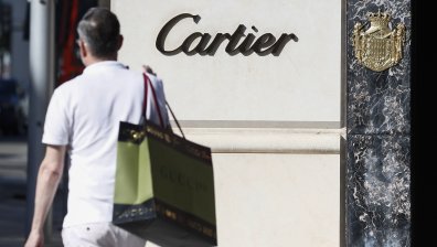 Пазарът на луксозни стоки втора ръка процъфтява, големите марките са в дилема