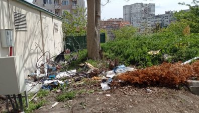 HelpBook: Мръсотия във варненския квартал "Възраждане"