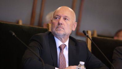Опозицията поиска оставката на Тагарев заради ракетите за Украйна