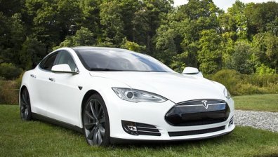 Tesla с рекорден брой поръчки през третото тримесечие на годината
