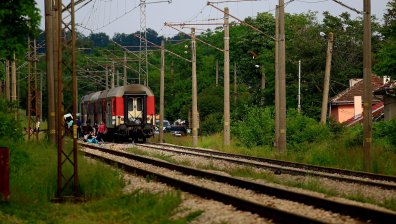 Силна буря спря движението на влаковете между Костенец и Ихтиман