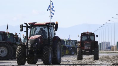 Ад за шофьорите на "Кулата": Блокада, огромни колони и солидарност с гръцките фермери