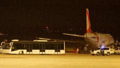 Нелегален пътник пропътува 9000 км в шасито на товарен самолет и оцеля