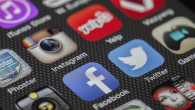 Защо социалните мрежи ни правят тревожни и нещастни?