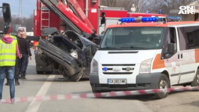 Двама загинаха при тежка катастрофа на Околовръстното в София