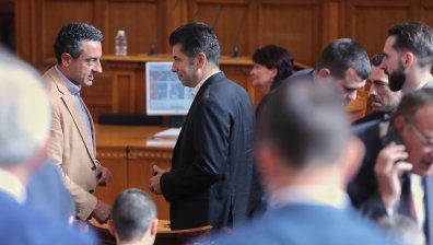 Понятието "интимна връзка" скара депутатите - откога се броят 60 дни отношения?