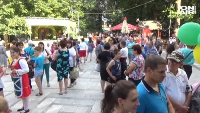 С дъх на кайсии! Тутракан отбелязва Празника на летния плод