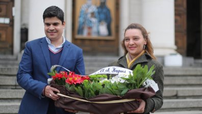 С цветя почетоха делото на Кирил и Методий