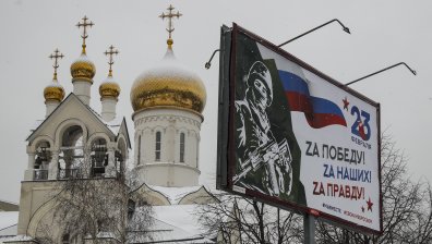 Руски свещеник се помоли за мир, лишават го от ранг