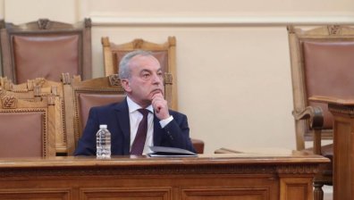 Гълъб Донев: Българските граждани все повече губят доверие към институциите