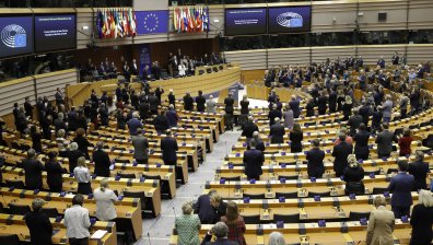 ЕП сваля имунитета на двама евродепутати, замесени в "Катаргейт"