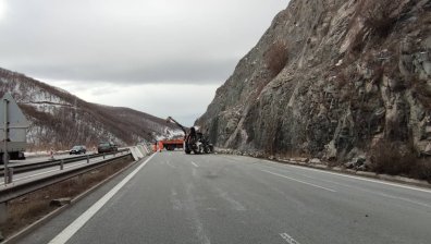Заради срутища и свлачища АПИ ще затваря шосета превантивно