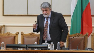 Исторически фалстарт: Над 6 часа се караха кой да е шеф на НС и не свършиха нищо