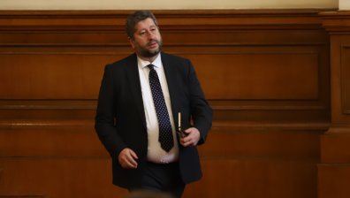 Хиляди напуснаха платформата "Нексо", ДБ обвърза акцията с връчването на третия мандат