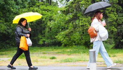 Времето днес: Облачно с валежи и гръмотевици, по-хладно в планините