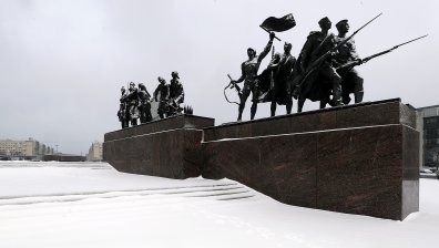 Ураган връхлетя Крим със 144 км/ч, моряк загина в Керченския проток