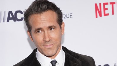 Бизнес нюх: Райън Рейнолдс продаде компанията си за над $1 млрд.