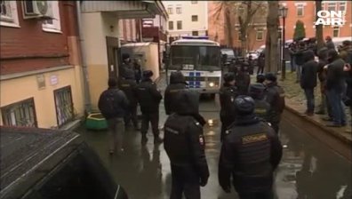 Арестуваха руския опозиционер Алексей Навални на път за протест