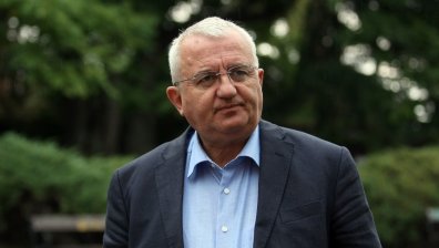Без летен туристически сезон, ако пикът на Ковид-19 бъде през август