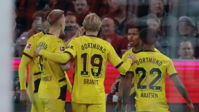 "Байерн" се провали с гръм и трясък срещу "Борусия" у дома и изостана на 13 точки от Леверкузен