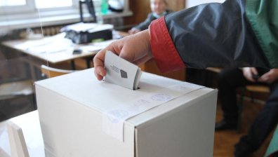 ГЕРБ скъсява преднината на "Продължаваме промяната", БСП изпревари ИТН