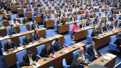 Депутатите заговориха за "парламент като блато с жаби" и "дране на кожи"