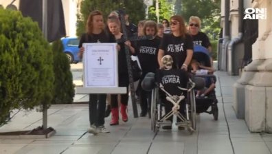 Майките и социалният министър отново на масата на преговорите