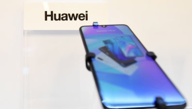 Huawei отговори на САЩ: Обвиненията към нас са неоснователни