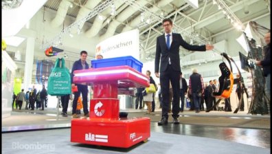 Роботът Fifi ви следва като послушно куче