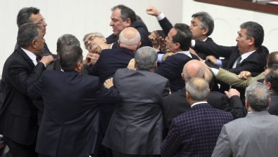 Турското правителство получава по-голям контрол над назначаванията на съдии