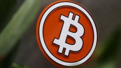 Биткойнът се срина до невиждани от 18 месеца стойности