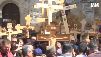 В Ерусалим на Разпети петък - вярващи извървяха "Виа Долороса"