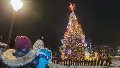 Запалиха светлините на елхата в София