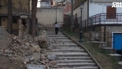 Нито едно семейство няма да бъде изоставено, обеща Ренци след труса
