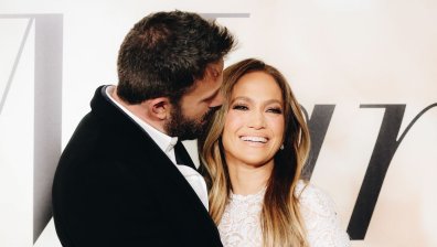 Джей Ло и Бен Афлек празнуват любовта си в Париж