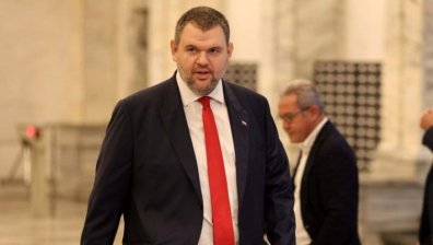 Пеевски: Радев да спре да плаши хората и да заповяда на политическия терен