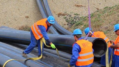 Отново отпадни води във Варненското езеро, има пукнатина в тръбопровода