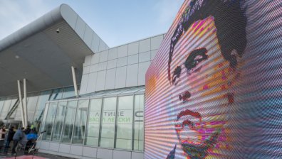 Откриха 10 кг марихуана в 19-годишна българка на летище "Васил Левски"