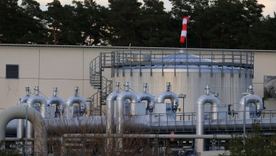 ЕК: Русия предпочита да изгаря газ, вместо да изпълни договорените си задължения към ЕС