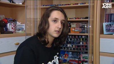 Осмокласник с голямо сърце дарява косата си на онкоболни