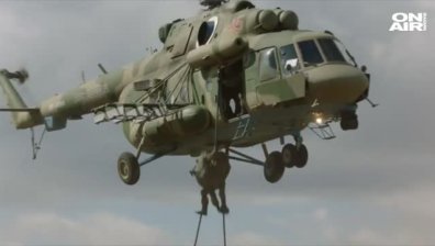 Руските военни учения в Сибир продължават с парашутисти и изстрелване на ракети