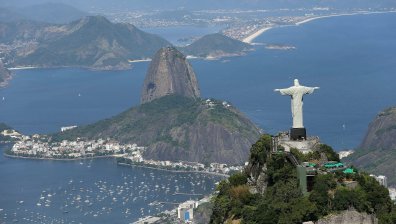 Статуята на Христос в Рио светва в цветовете на българското знаме