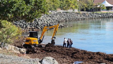 Дъжд валя цяла нощ в Царево, предупредиха жителите да излизат в краен случай