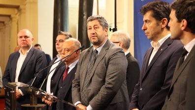Петков: Или кабинет с мандат на ПП-ДБ, или отиваме на избори