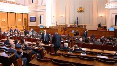 Правната комисия разглежда президентското вето върху Изборния кодекс