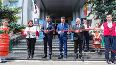 Откриха първия български университет в Молдова (+СНИМКИ)
