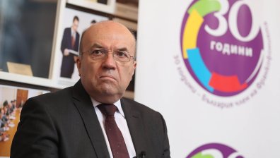 МВнР се похвали с успешни избори зад граница, над 185 000 гласували, само 6 машини с бъг